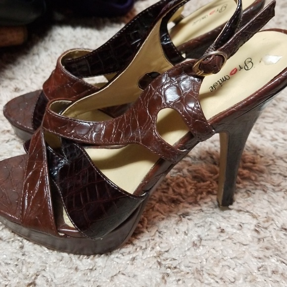 Heels - Picture 2 of 4